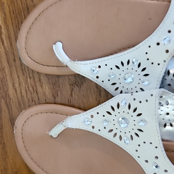 AEO girls summer sandal size 2.5 - Picture 7 of 7